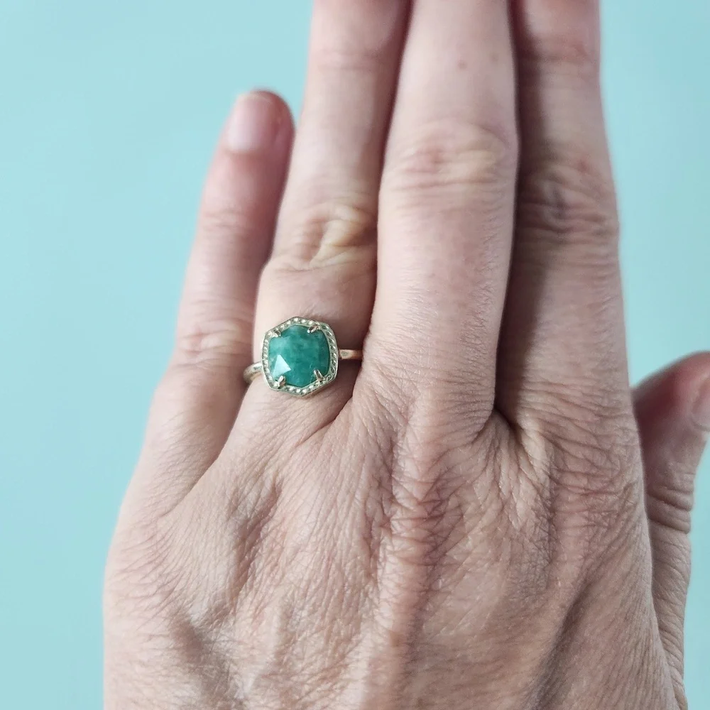 Kendra Scott Davie Dark Teal Amazonite Gold Ring, size 6, preloved - Picture 2 of 9